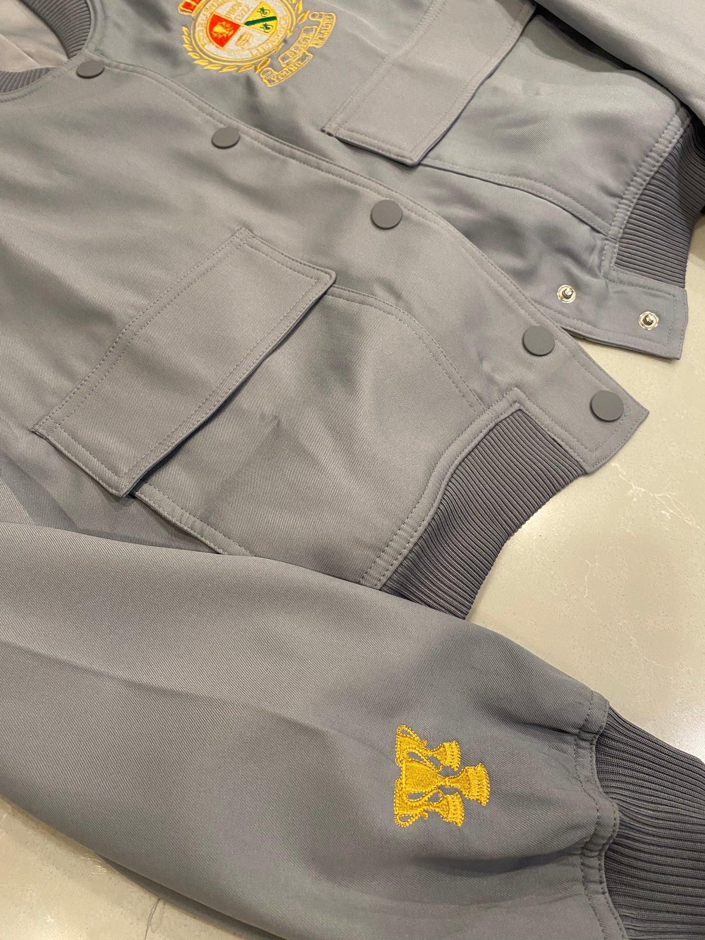 Wealthy Crest Bomber Female