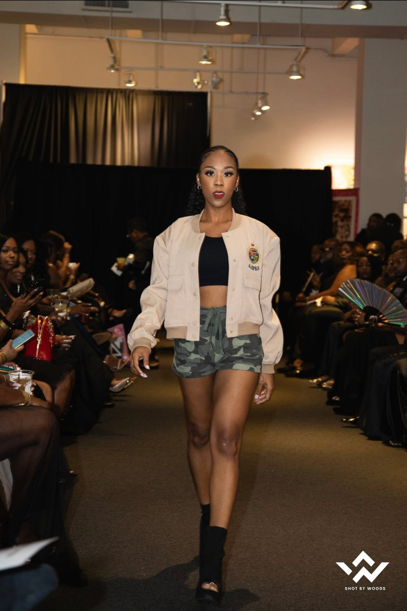 Wealthy Crest Bomber Female
