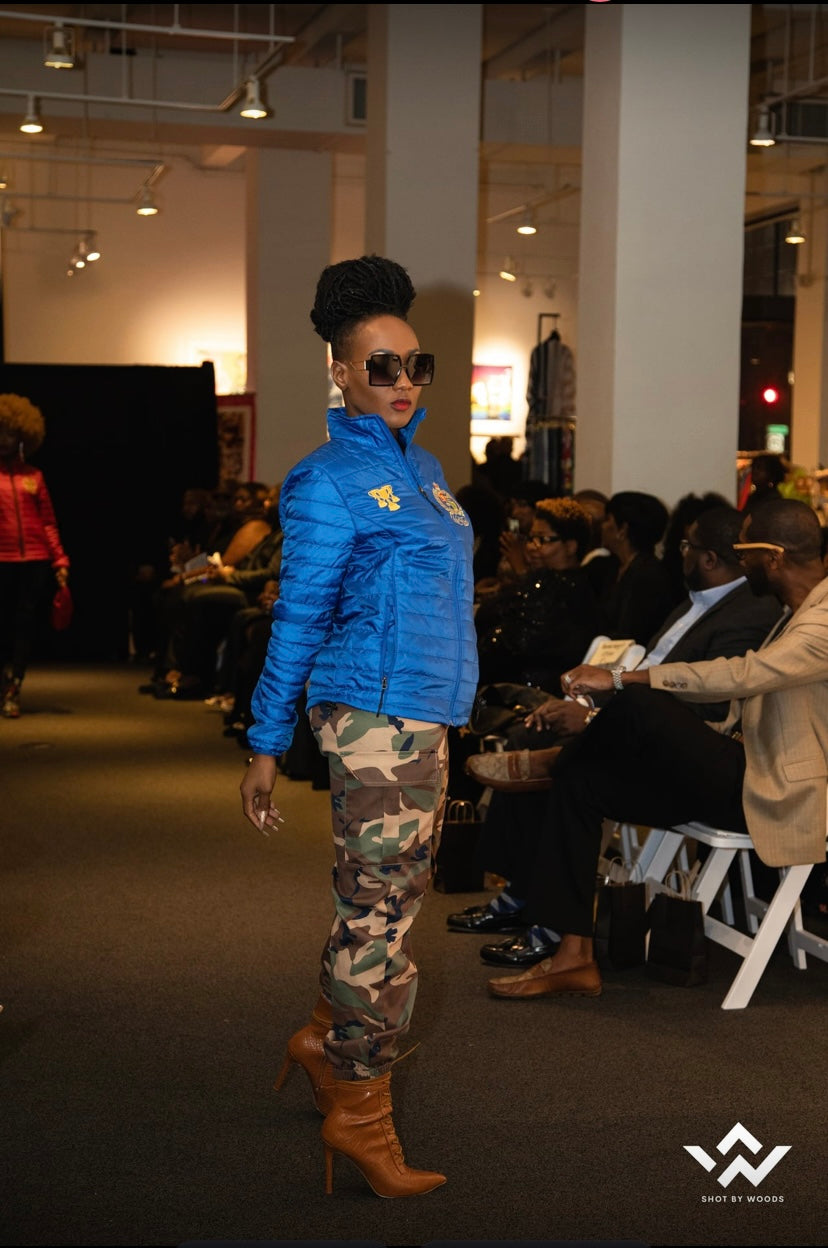 Wealthy Crest Bubble Jacket Female